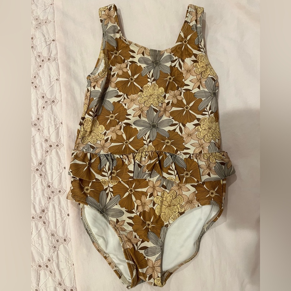 Rylee + Cru girls bathing suit size 4-5T. Worn once, in great condition